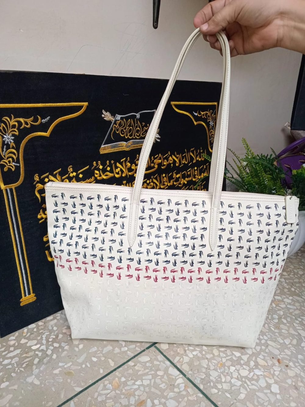 White Printed Zip Tote - real photo